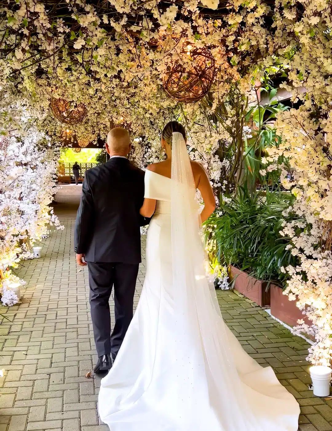 Casamento ao ar livre Tati e Thiago no Sítio Você e Eu
