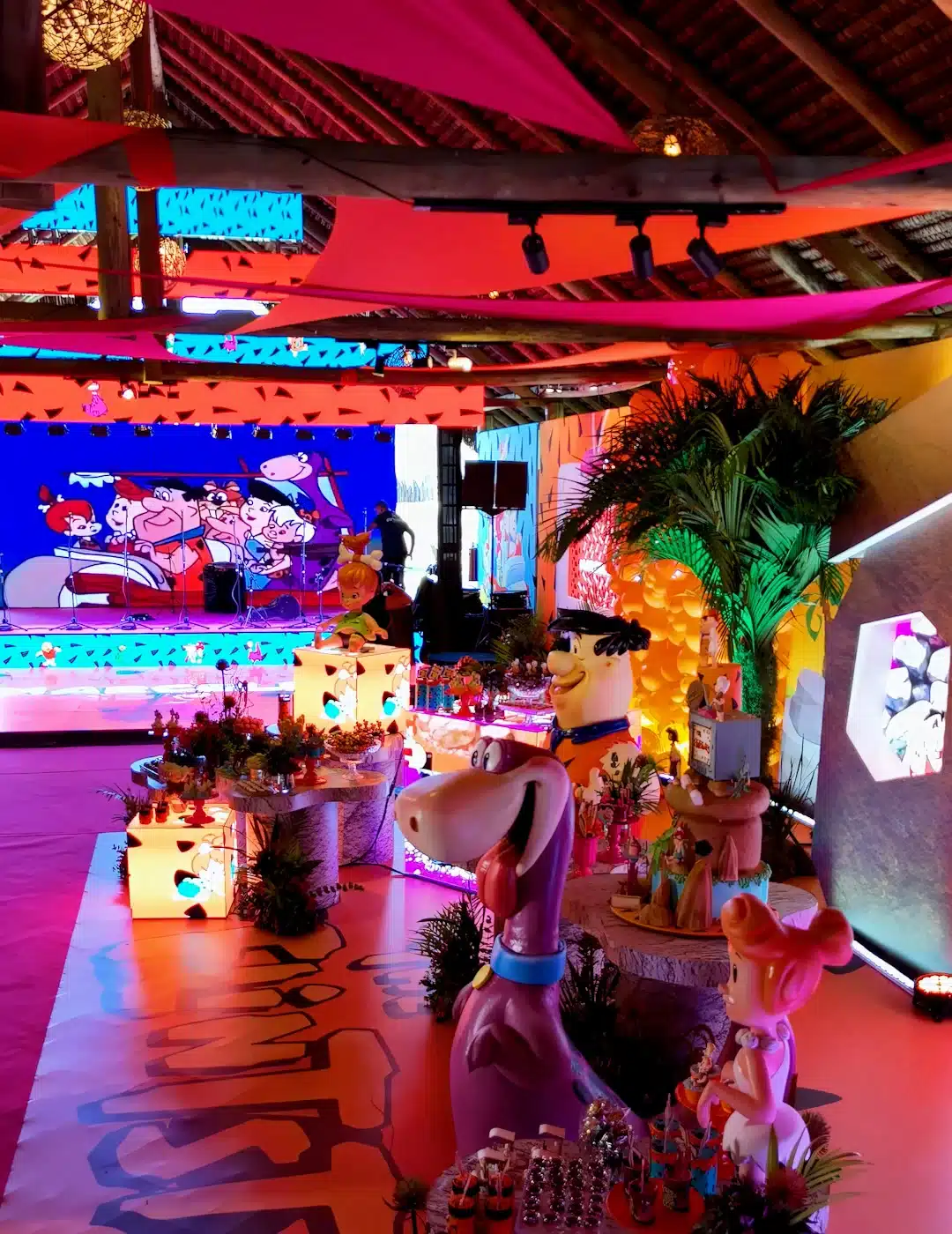 Festa de 36 Anos com tema Flintstones
