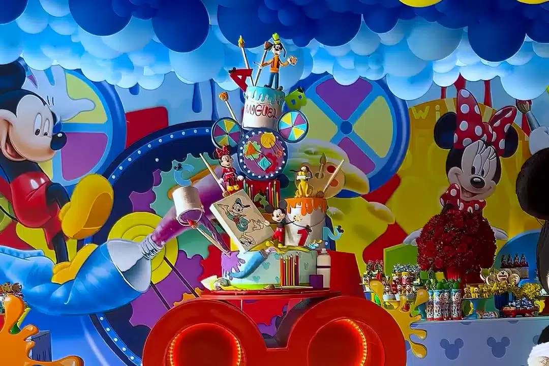 Bolo de festa infantil rj Disney pintando o 7 Sítio Você e Eu